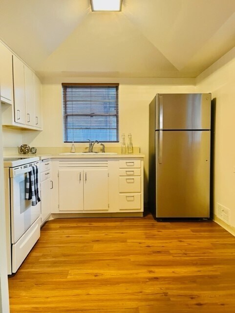 Foto del edificio - 594 Hillcrest Ave
