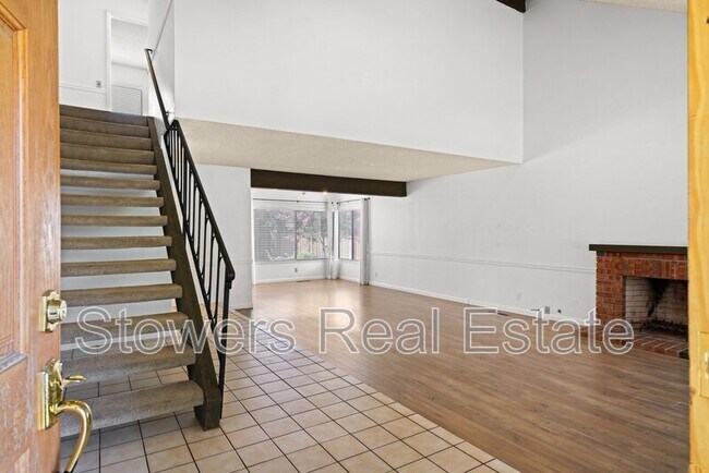 Building Photo - 3369 Chamberlain Ct