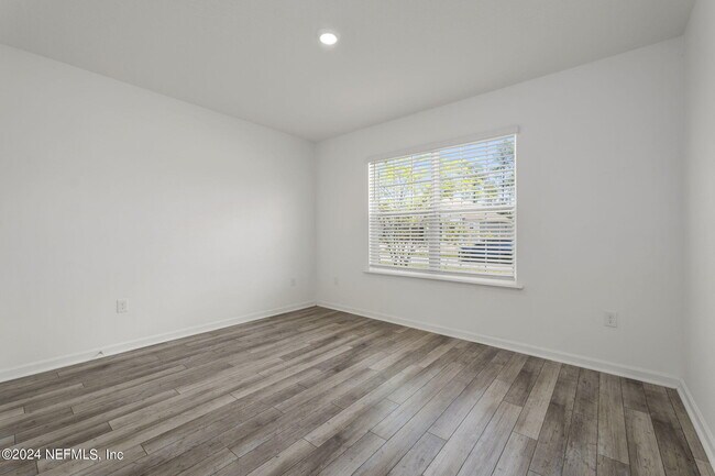 Building Photo - 2543 Lantana Ln