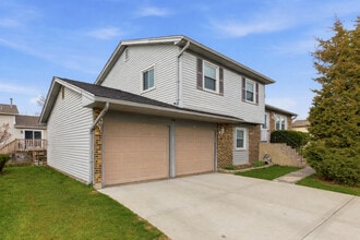 Building Photo - 1590 E Bayside Ct