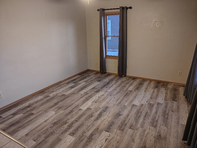 Building Photo - 1378 Thrush St