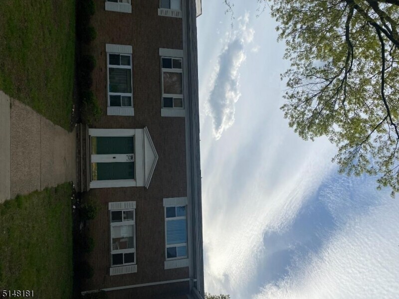 Primary Photo - 161 Evergreen Rd