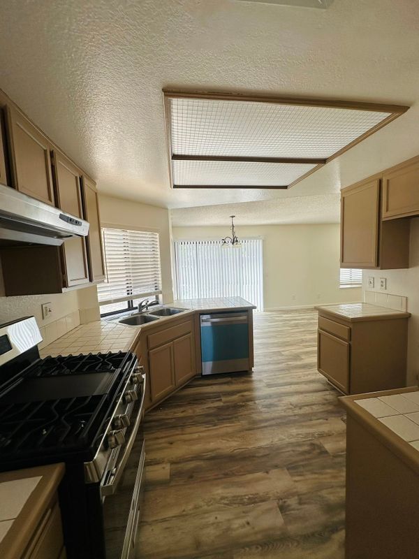 Foto del edificio - 37502 Little Sycamore St