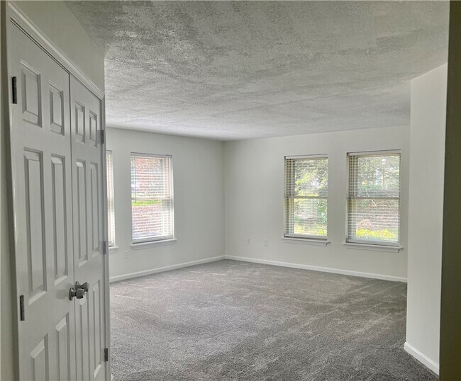 Foto del edificio - 3524 W Shore Rd