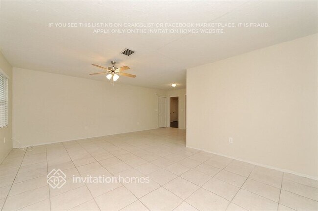 Building Photo - 3619 York Dr W