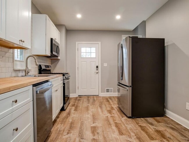 Building Photo - 617 Straight  St Sewickley, PA 15143