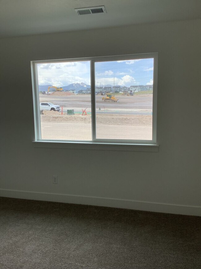 Foto del edificio - FREE FIRST MONTH'S RENT - New Construction Townhome Located in Prime Saratoga Springs Location.