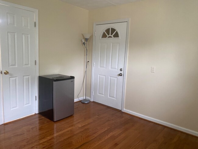 Foto del edificio - 11727 Veirs Mill Rd