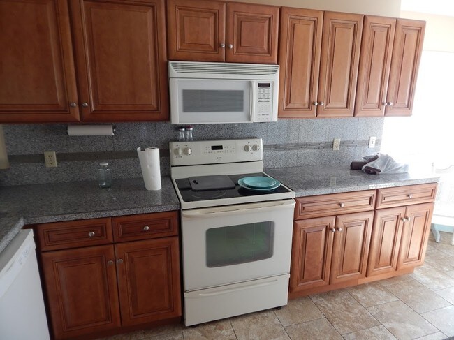 Building Photo - James Street Apartments - Dunedin, FL