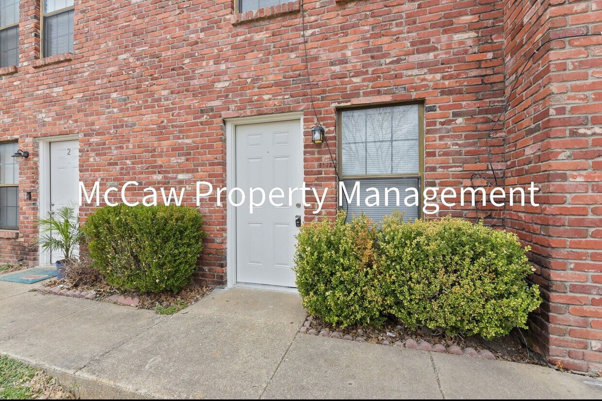 Photo - 210 Rolston Rd