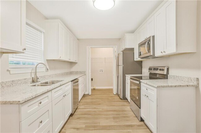 Foto del edificio - 4930 W Lake Way