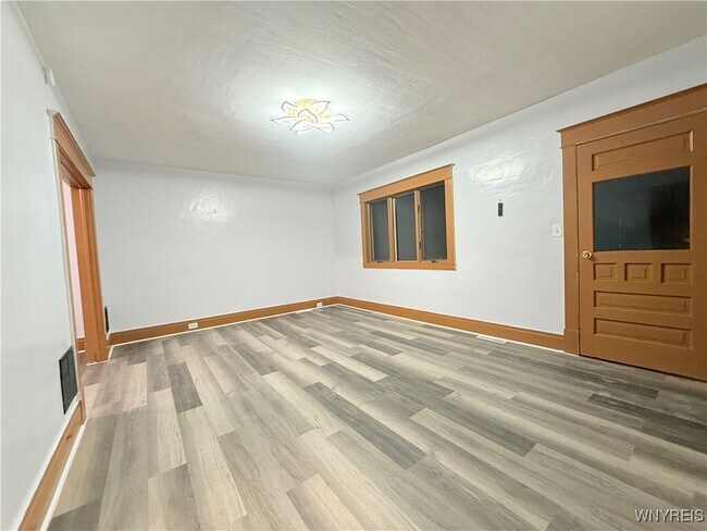 Foto del edificio - 111 Dempster St