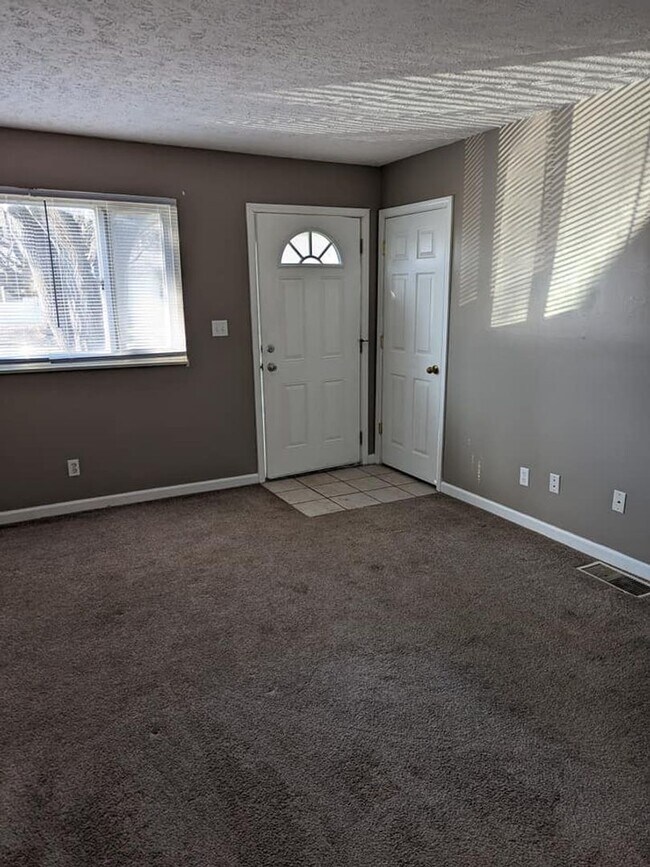 Foto del edificio - Nice 3 bedroom ranch with a 2 car garage.