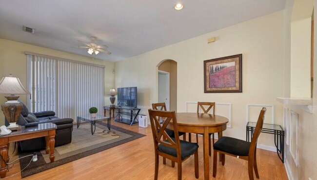 Foto del edificio - 7990 Baymeadows Rd E