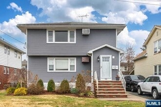 Building Photo - 326 5th