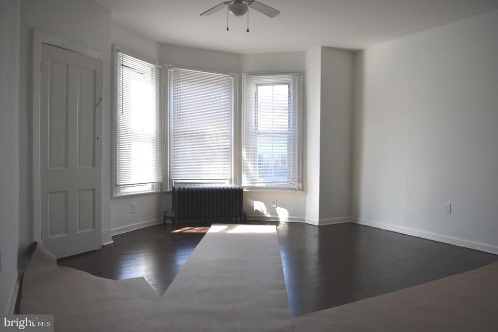 Foto principal - 6031 Market St