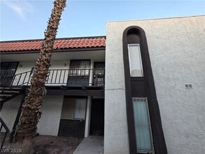Building Photo - 1405 E Vegas Valley Dr