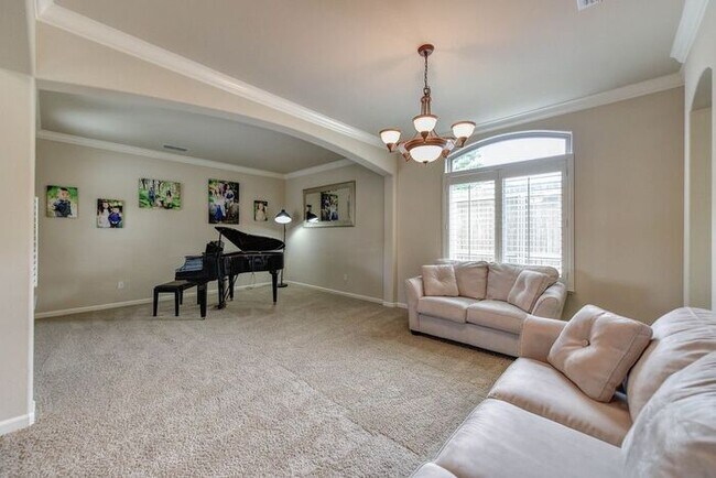 Building Photo - 209 White Rabbit Ct