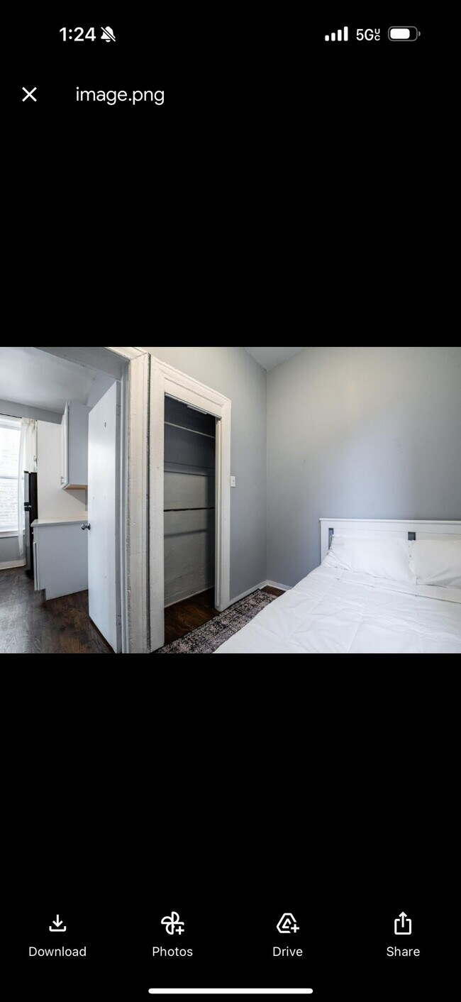 Foto del edificio - 2527 W Division St
