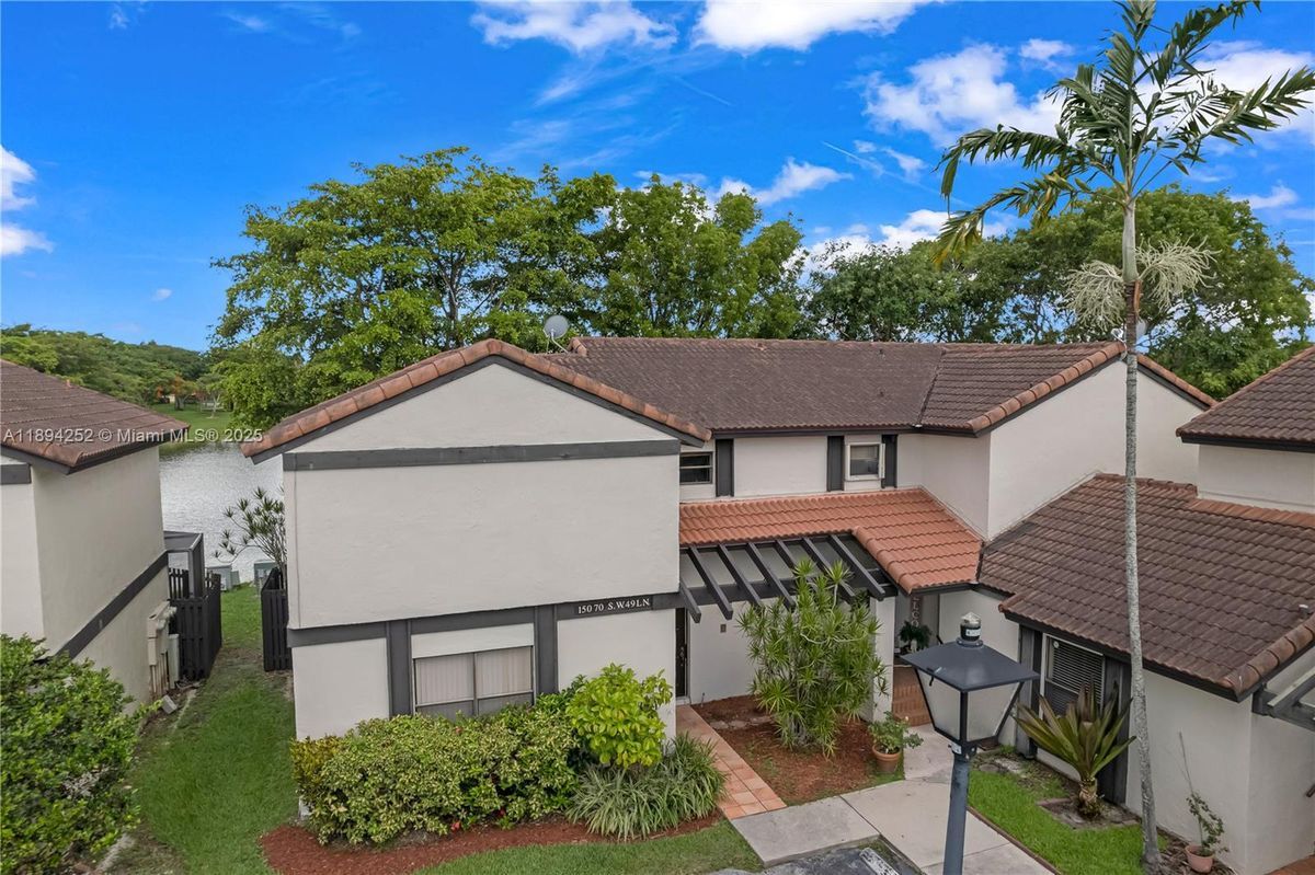 Foto del edificio - 15070 SW 49th Ln