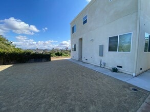 Building Photo - 5335 E Falls View Dr