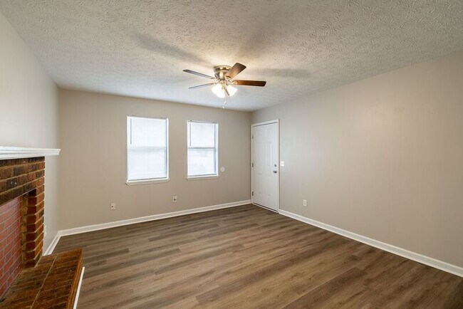 Foto del edificio - 110 Upland Ct