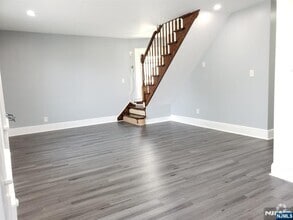 Building Photo - 439 Page