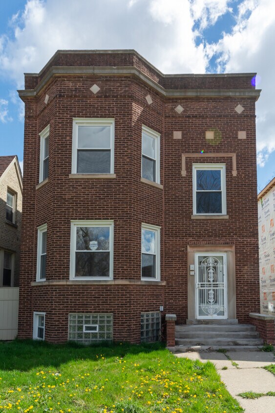 Primary Photo - 10219 S Prospect Ave