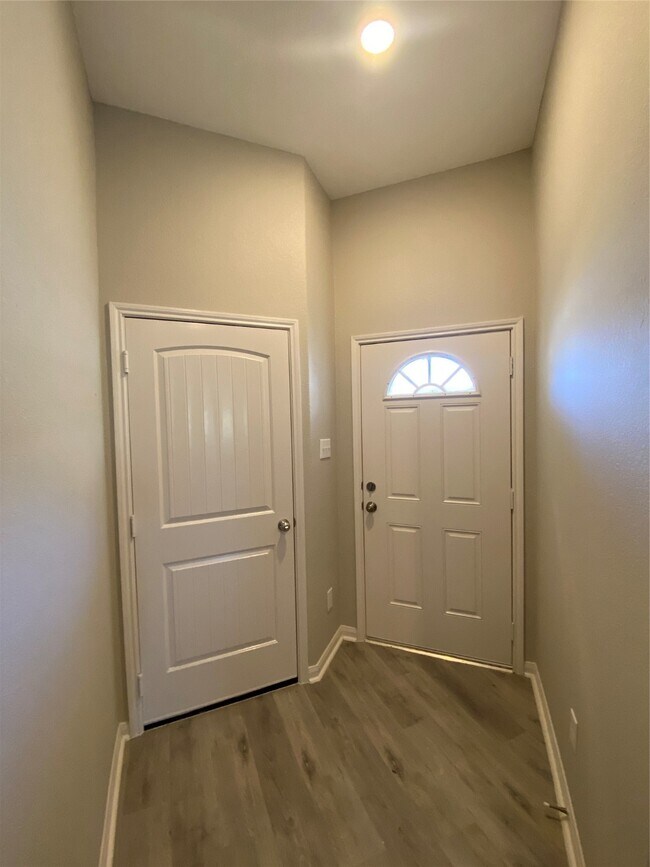 Foto del edificio - 16620 Merry Pines Dr