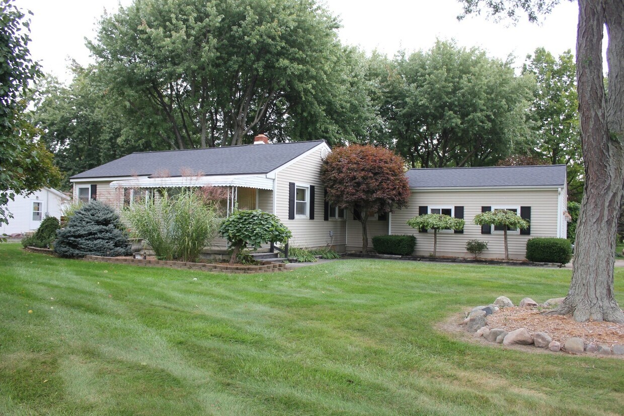 Available Now!! Kearsley Schools!! - Available Now!!  Kearsley Schools!!