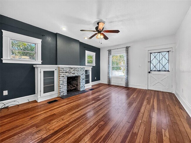 Foto del edificio - 1016 E Washington Ave