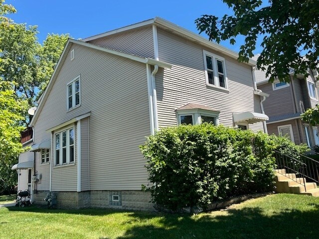 Foto del edificio - 9916 Irving Park Rd