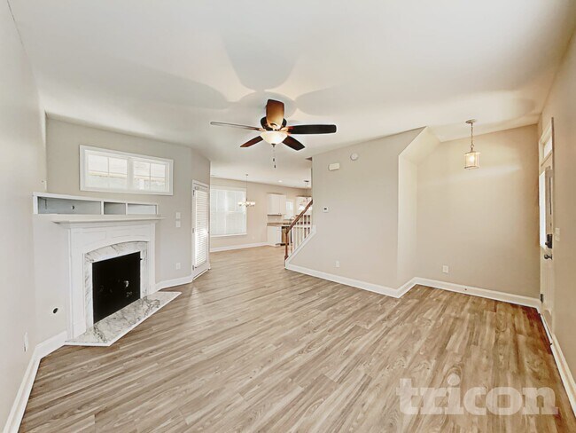 Foto del edificio - 553 McCarthy Dr