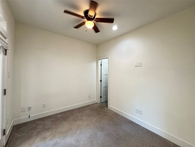 Foto del edificio - 2905 Gillespie St