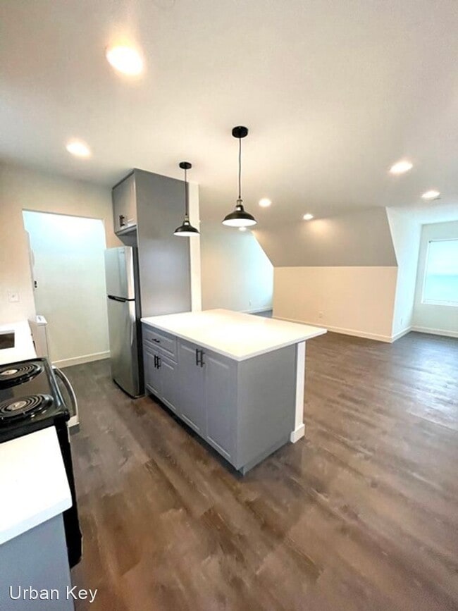 Building Photo - 2 br, 1 bath House - 10448 5th Ave SW