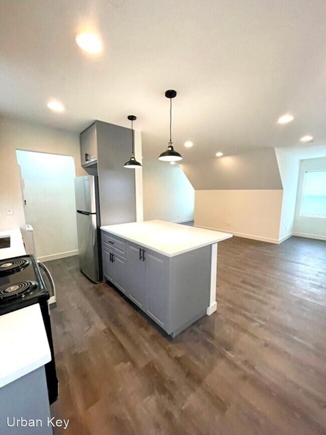 Foto del edificio - 2 br, 1 bath House - 10448 5th Ave SW