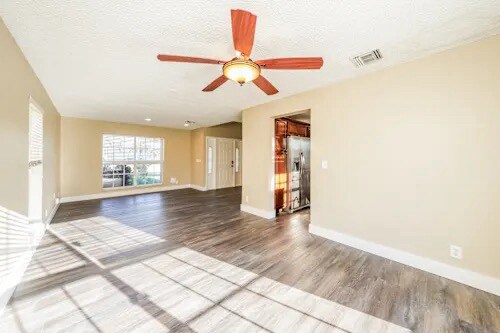 Foto del edificio - 215442 Middletown Dr