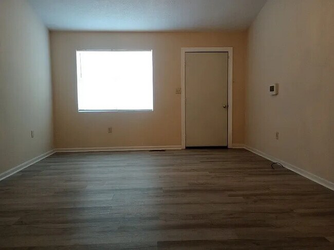 Foto del edificio - 3 Bedroom 2 Bathroom