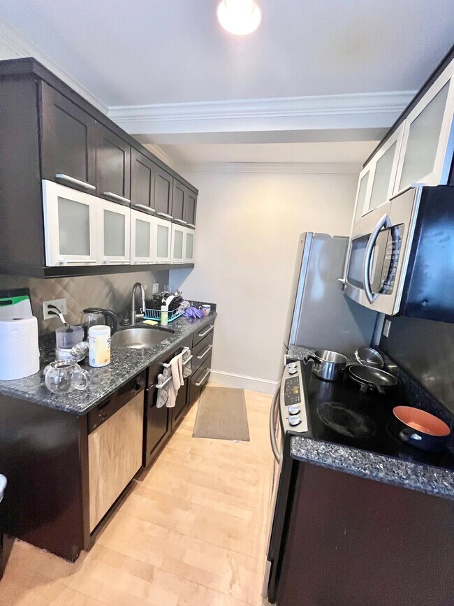 Foto del edificio - 1 Cypress Rd