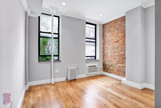 Foto del edificio - 277 E 10th St
