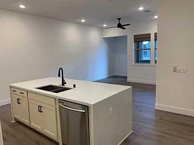 Foto del edificio - Beautiful New 2/2 Apartment in The Cannery. Move-in Special - $500 Off 1st Month's Rent