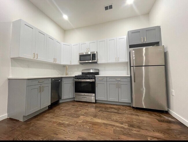 Building Photo - 141 Monticello Ave