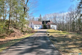 Building Photo - 10 Tiffany Ln