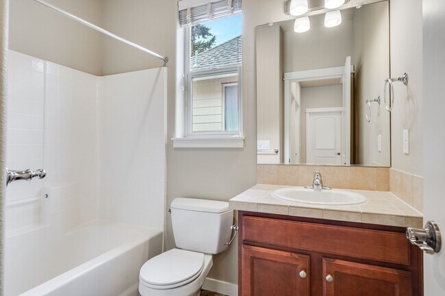 Foto del edificio - Beautiful 3 bed, 2.5 bath rental home in O...