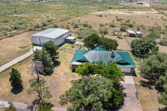 Foto del edificio - 10401 Arlie Rd