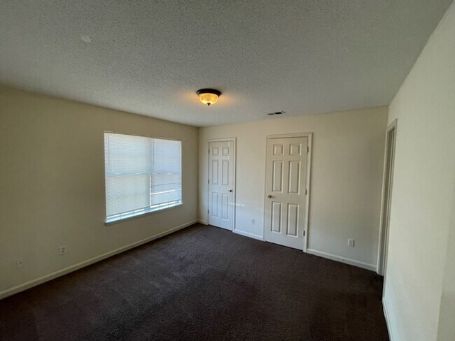 Building Photo - Bailey Station Townhomes
