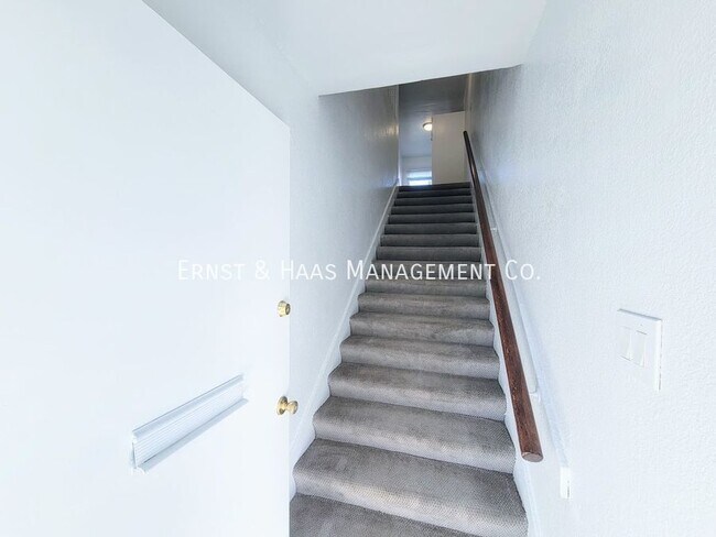 Foto del edificio - Beautifully Remodeled 3 Bedroom Craftsman ...