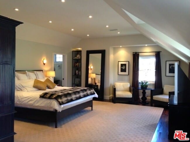 Building Photo - 10253 Valley Spring Ln