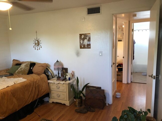 Building Photo - 2025 S Granada Dr