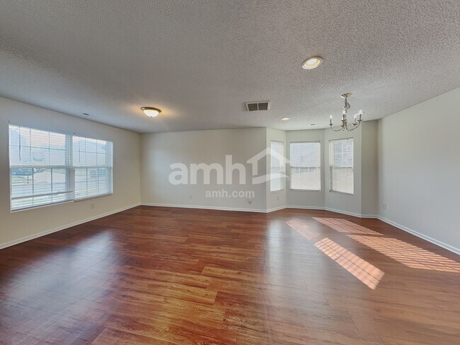 Foto del edificio - 2521 Highland Park Dr